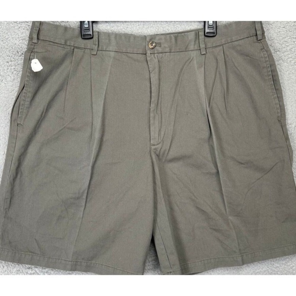 Van Heusen Shorts Men 40 Grey 100% Cotton Khaki Chino Pleated Outdoor Pocket NEW